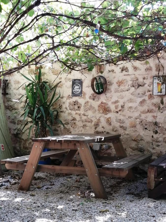 אנטליה Kuyu Beergarden Hostel מראה חיצוני תמונה