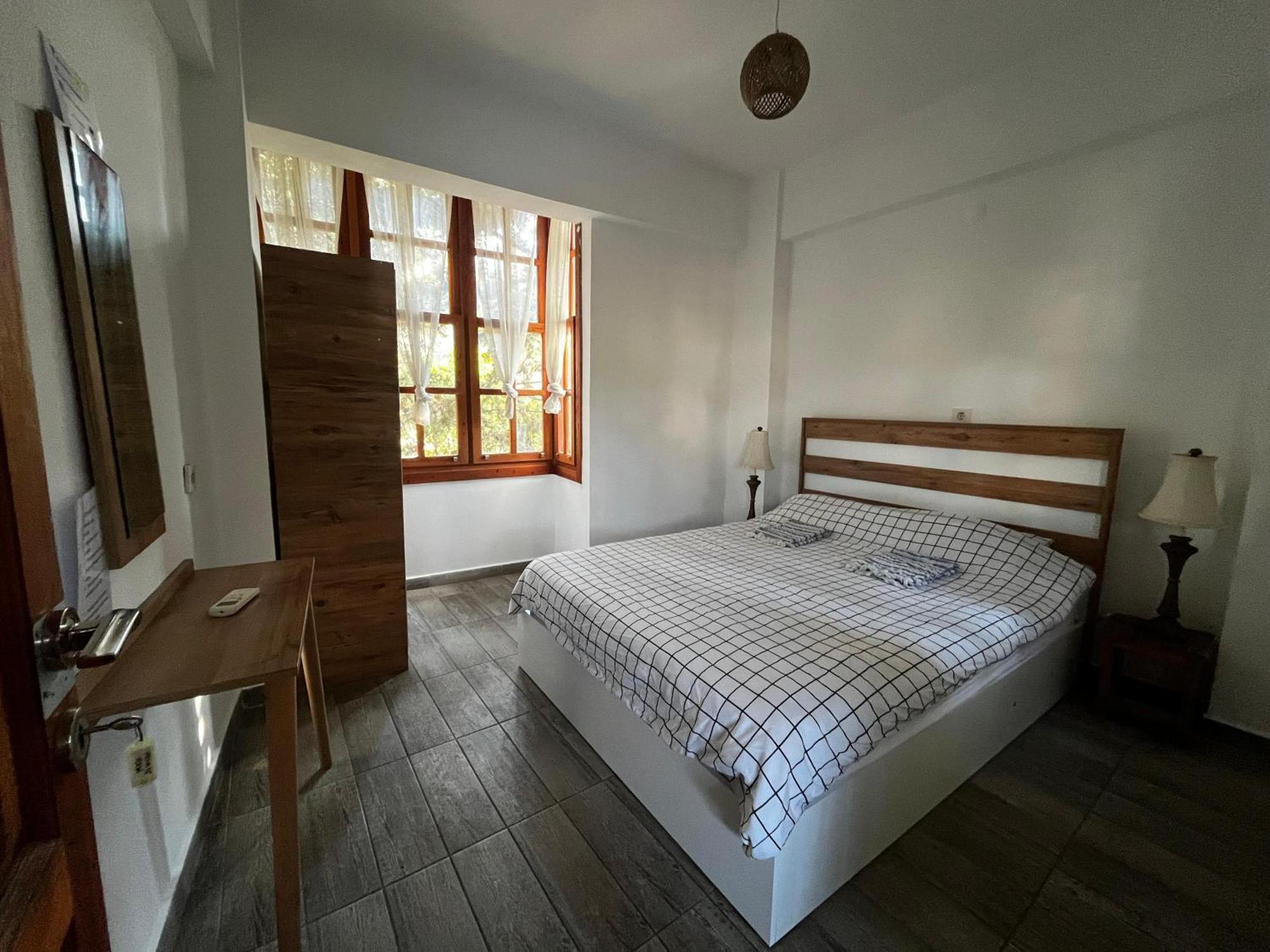 אנטליה Kuyu Beergarden Hostel מראה חיצוני תמונה