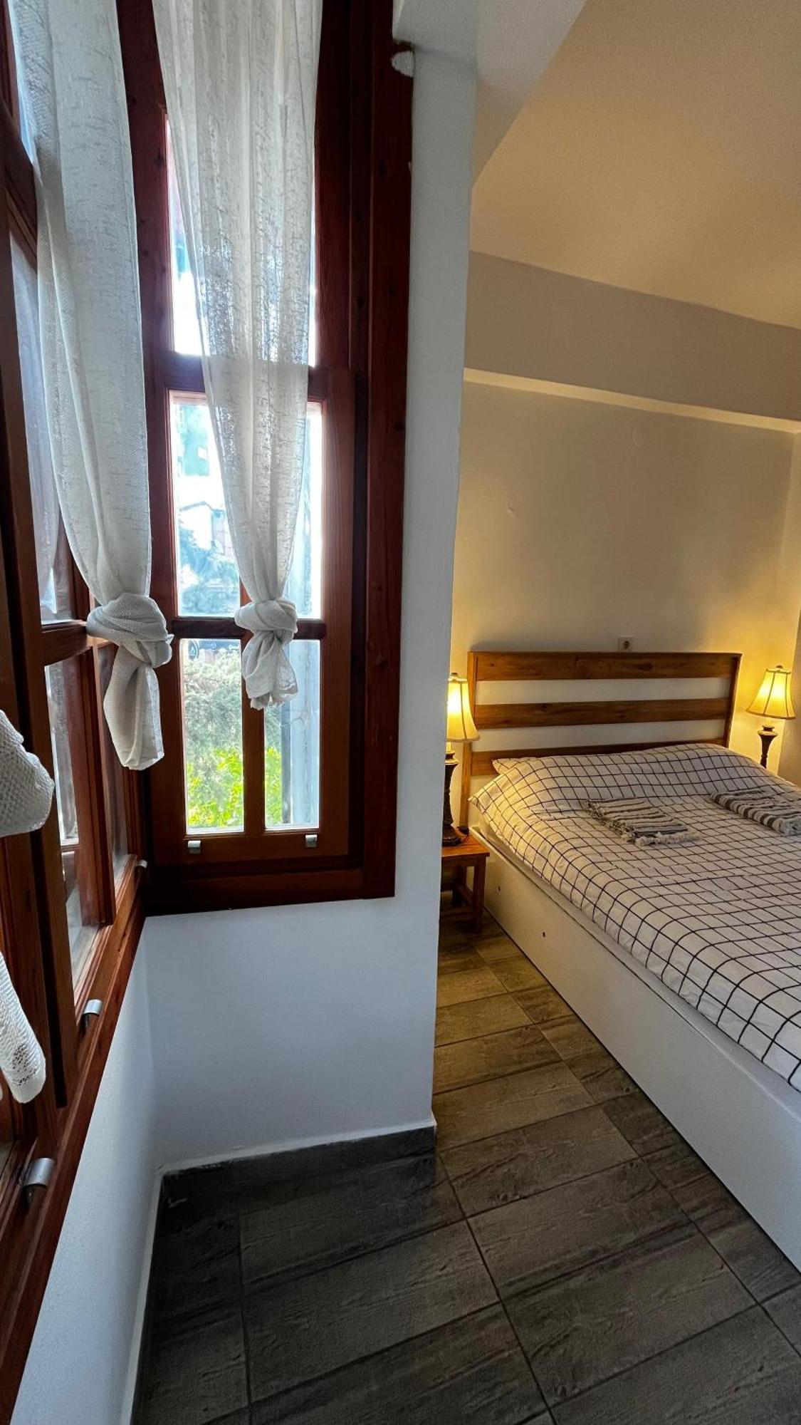 אנטליה Kuyu Beergarden Hostel מראה חיצוני תמונה